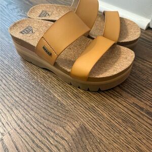 Reef Women's Cushion Vista Higher Sandals in Natural NWOB